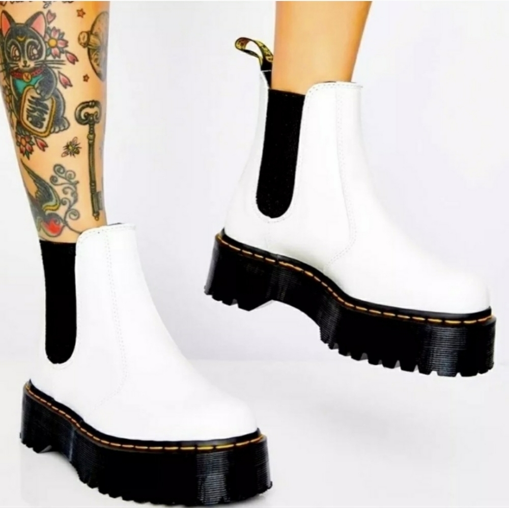 New Unisex Dr. Martens 2976 Smooth White Leather Platform Chelsea Boots M8 L9